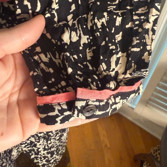 Willow & Clay Black White Abstract Wrap Dress Pink Trim Size Large Made in USA - Picture 3 of 10